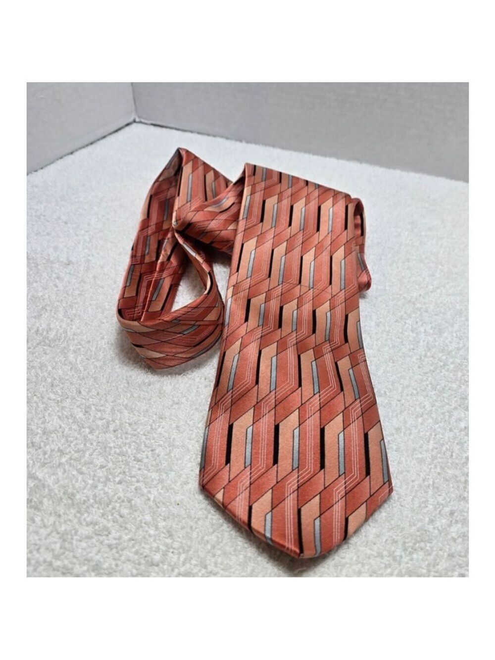 Men's Covington Orange & Blue Geometric All Silk Tie One Size